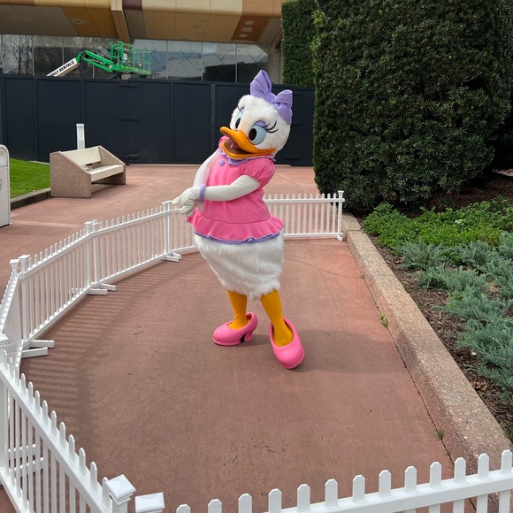 Hey, itโs Kimmie!! โ๏ธout my feature game. - Picture 16 of 17